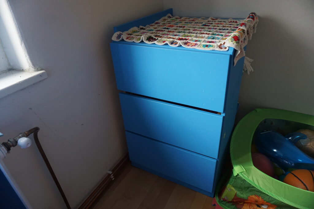 Nábytek masiv