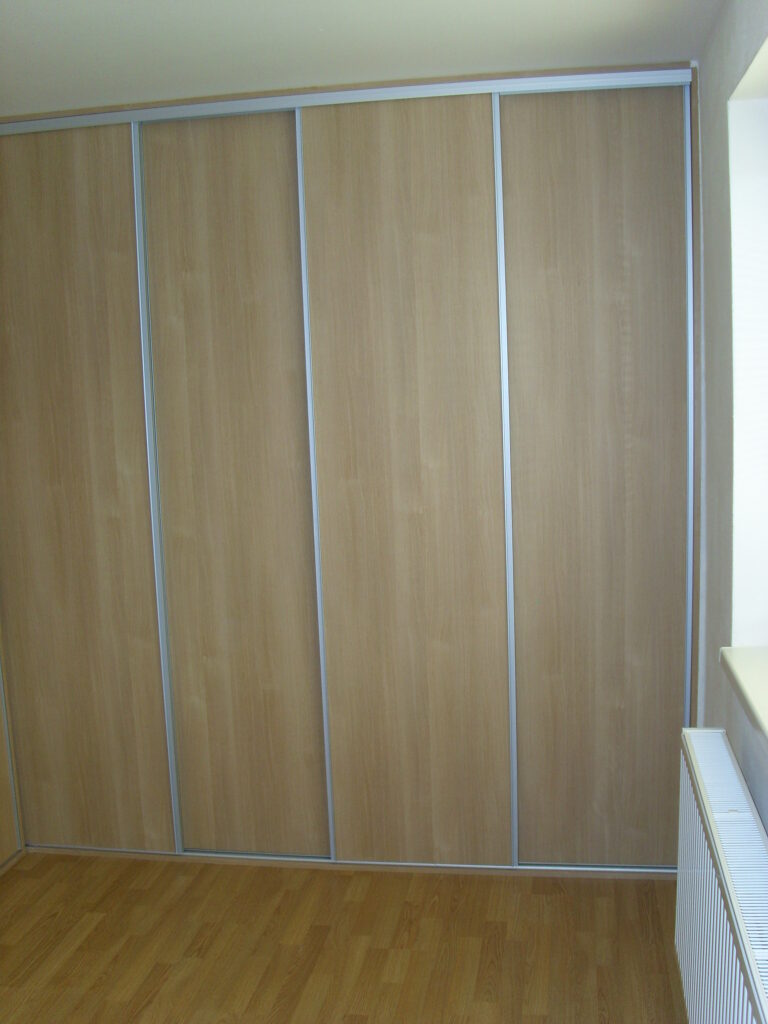 Skříně